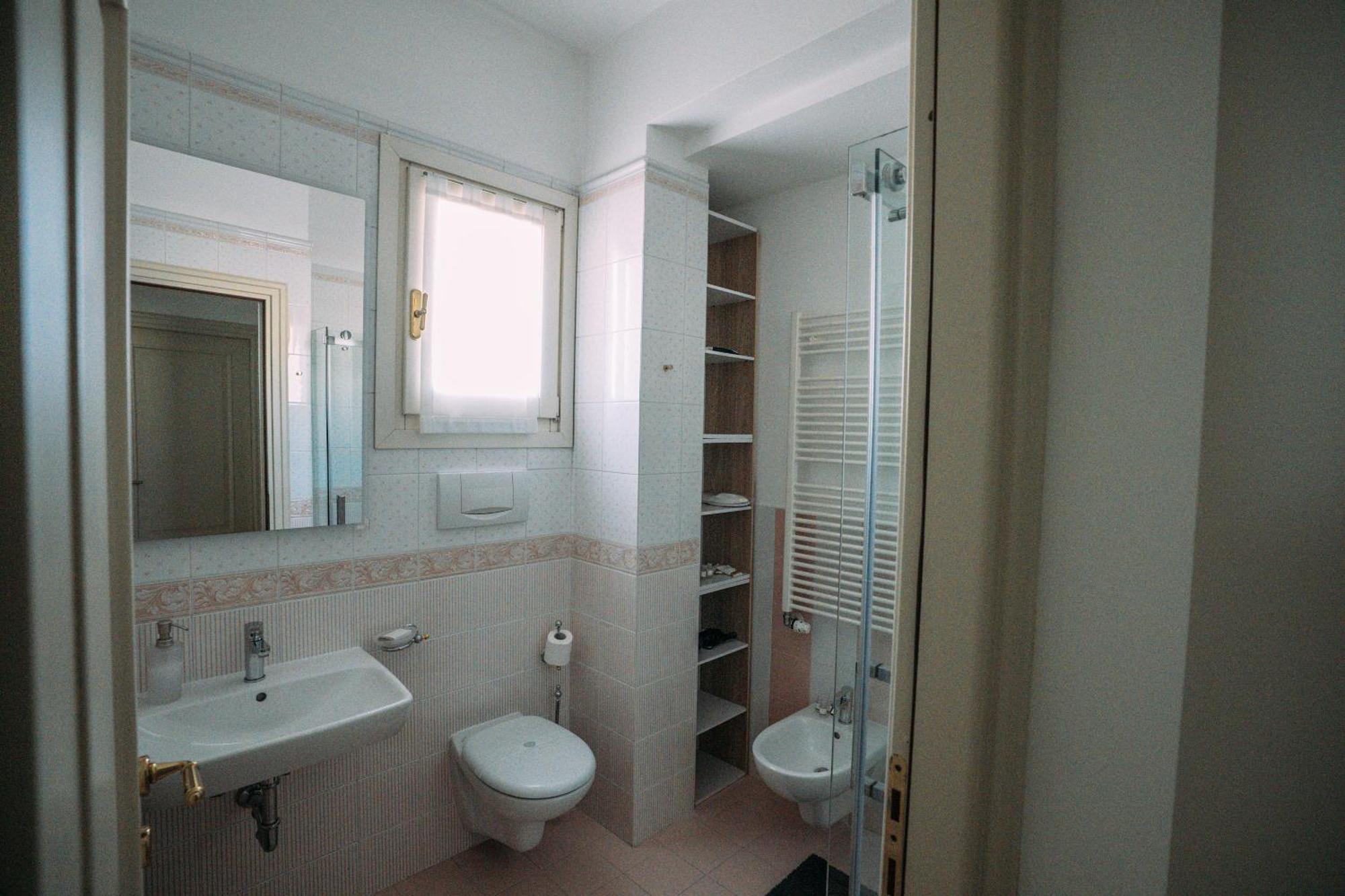 Family Apartment Vista Lago สเตรซา ภายนอก รูปภาพ