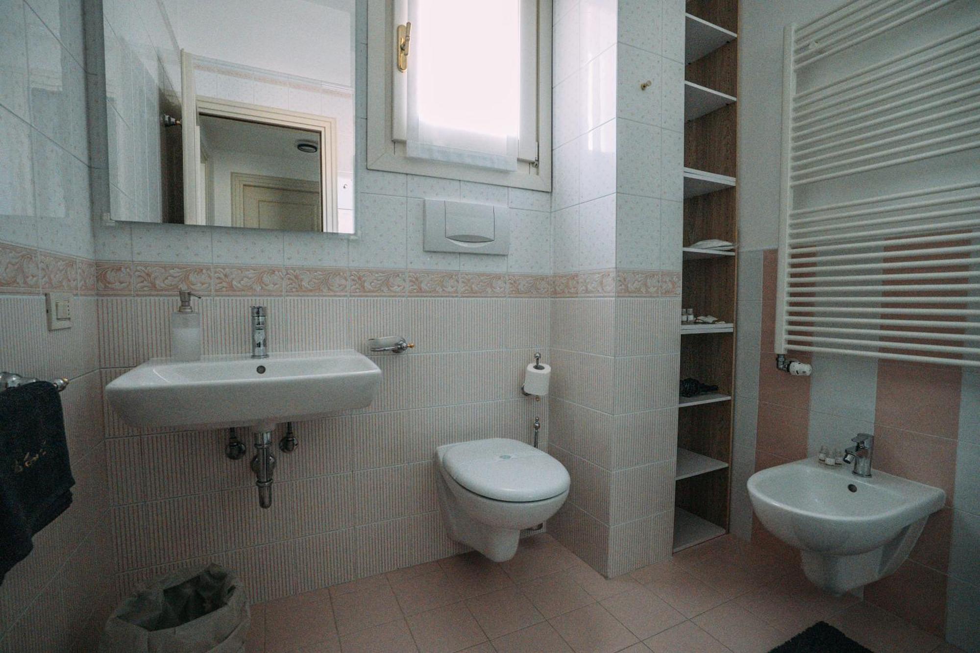 Family Apartment Vista Lago สเตรซา ภายนอก รูปภาพ