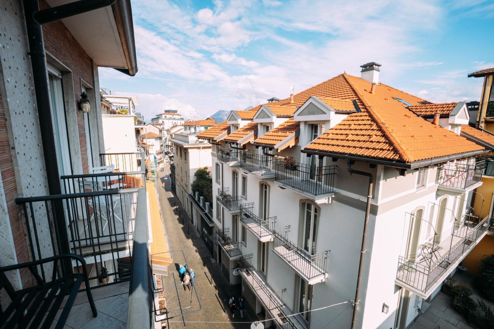 Family Apartment Vista Lago สเตรซา ภายนอก รูปภาพ